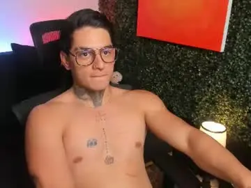 Chaturbate Best live sex cam show of simon_cortes