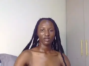 Chaturbate Live Sex Cam of cee_queen