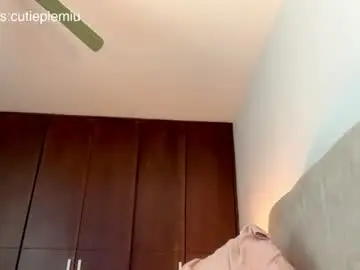 Chaturbate Live Sex Cam of cutiepiemiu