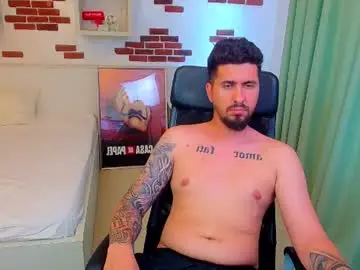 Chaturbate Live Sex Cam of loganstroud