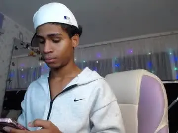 Chaturbate Watch Live Sex Cams of santy_bigcock_01