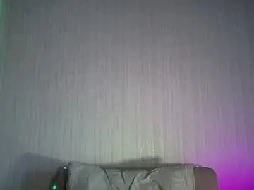 Chaturbate Live Sex Cam of travis_gracile