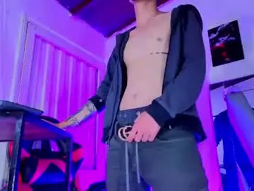 Chaturbate Live Sex Cam of i_am_kelvis_
