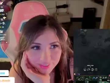 Chaturbate Live Sex Cam of madeleine_shinobi