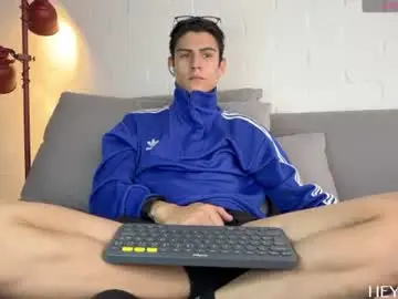 Chaturbate Adult Video Chat of hey_cesard