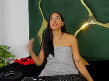 Chaturbate Nude Webcam of mila_petiteasm