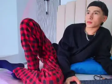 Chaturbate Live Sex Cam of lian_cameron