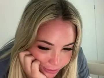 Chaturbate Live Porn of averybabyyx