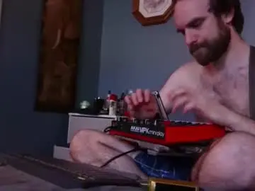 Chaturbate Live Sex Cam of hpluvscash