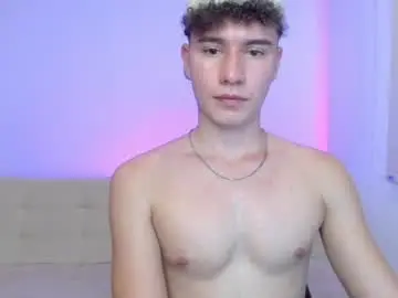 Chaturbate Live Sex Cam of adrian_morelli