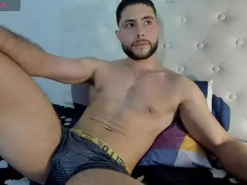 Chaturbate Free Porn Cam of bryan_oficials