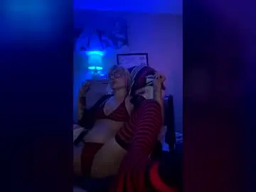 Chaturbate Best live sex cam show of queenbish90