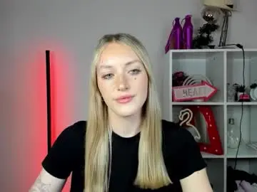 Chaturbate Adult Video Chat of evelynblond