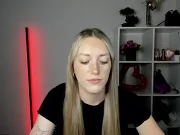 Chaturbate Sex Cam of evelynblond