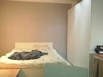 Chaturbate Live Sex Cam of shykiraa