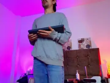 Chaturbate Live Porn of ethan_briggs