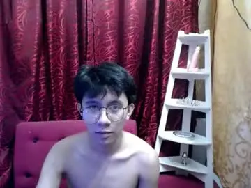Chaturbate Sex Chat of petiteasian_boy
