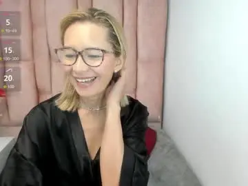 Chaturbate Sex Chat of issa_milf__