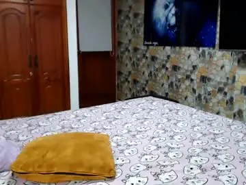 Chaturbate Live Sex Cam of camila_rosess