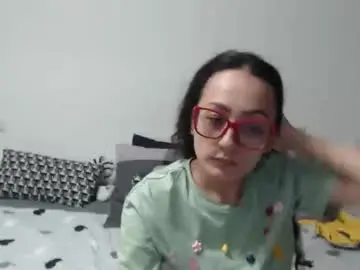 Chaturbate Live Sex Cam of queensofiaqueen