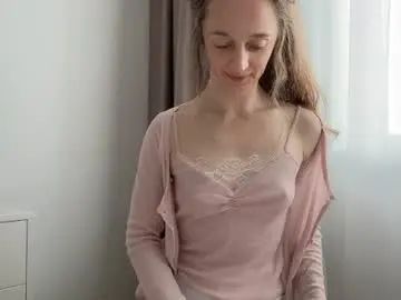 Chaturbate Live Sex Cam of shy_schoolgirl_