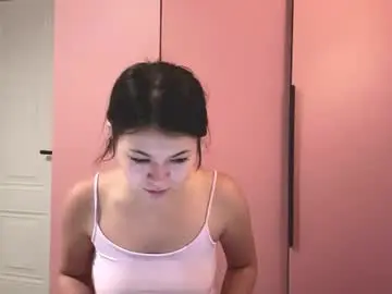 Chaturbate Live Sex Cam of serinafaw