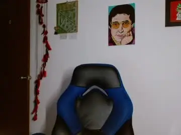 Chaturbate Live Sex Cam of alejo_hot23