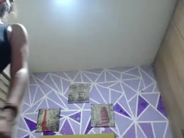 Chaturbate Live Sex Cam of hellen_maya