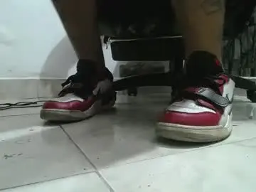 Chaturbate Free Porn Cam of srfindomfeet_