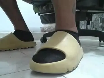 Chaturbate Live Sex of srfindomfeet_