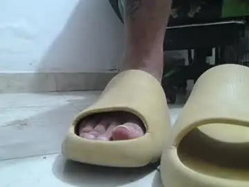 Chaturbate Best live sex cam show of srfindomfeet_