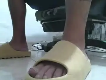 Chaturbate Sex Cam of srfindomfeet_