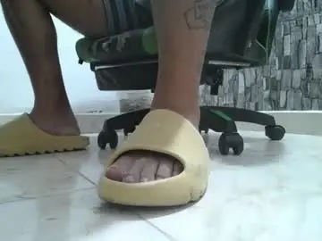 Chaturbate Adult Video Chat of srfindomfeet_