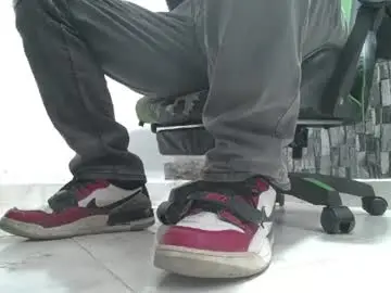 Chaturbate Live Sex of srfindomfeet_