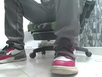 Chaturbate Adult Video Chat of srfindomfeet_