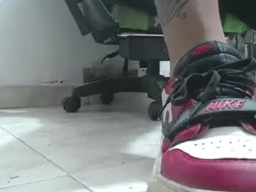 Chaturbate Best Webcam of srfindomfeet_