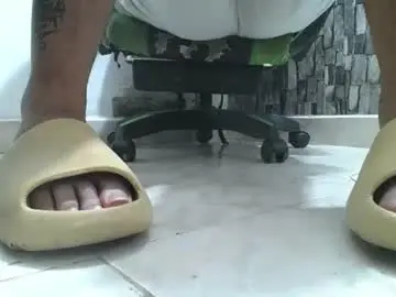 Chaturbate Live Porn of srfindomfeet_