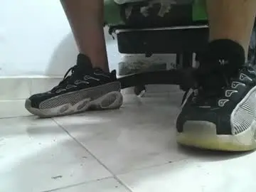 Chaturbate Adult Video Chat of srfindomfeet_