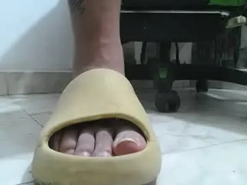 Chaturbate Adult Video Chat of srfindomfeet_