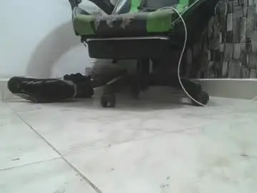 Chaturbate Free Porn Cam of srfindomfeet_