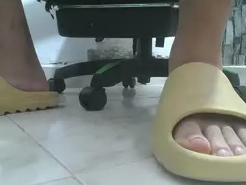 Chaturbate Best live sex cam show of srfindomfeet_