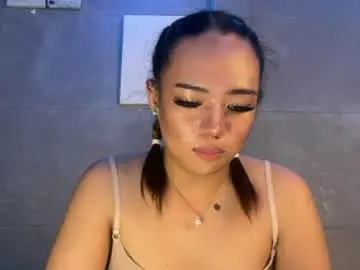 Chaturbate Live Sex Cam of trexie_fucks15