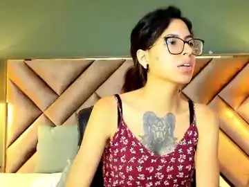 Chaturbate Live Sex Cam of emily_loperaa