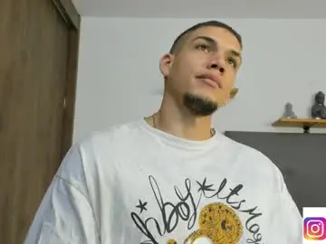 Chaturbate Free Live Porn of axel_taylor21