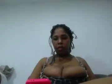 Chaturbate Live Sex of emilyhines__