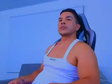 Chaturbate Live Sex Cam of esteban_de_louise
