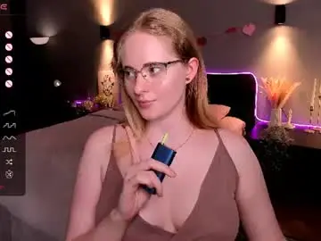 Chaturbate Adult Video Chat of sheslinki