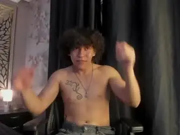 Chaturbate Live Sex Cam of adrian_black86306