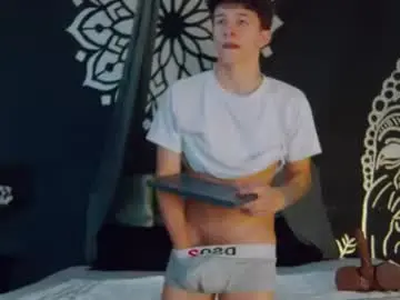 Chaturbate Live Sex Cam of trisstan_kane