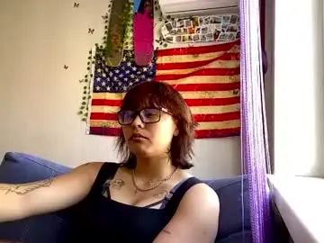 Chaturbate Adult Video Chat of romeliaholterman